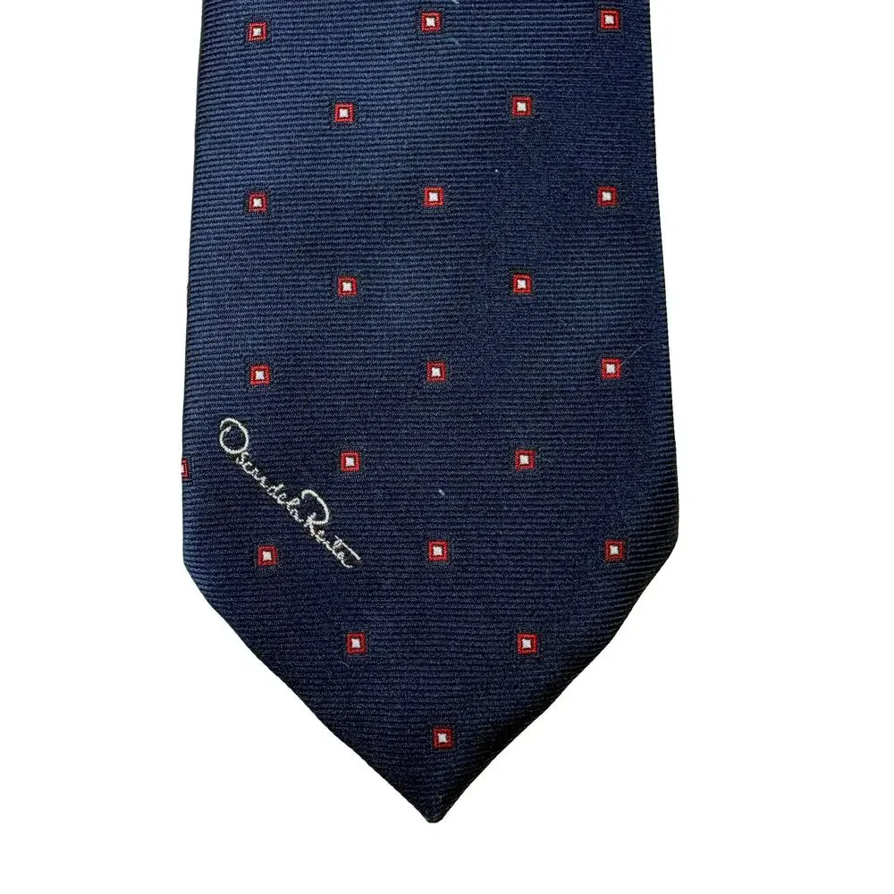 Oscar de la Renta details brand